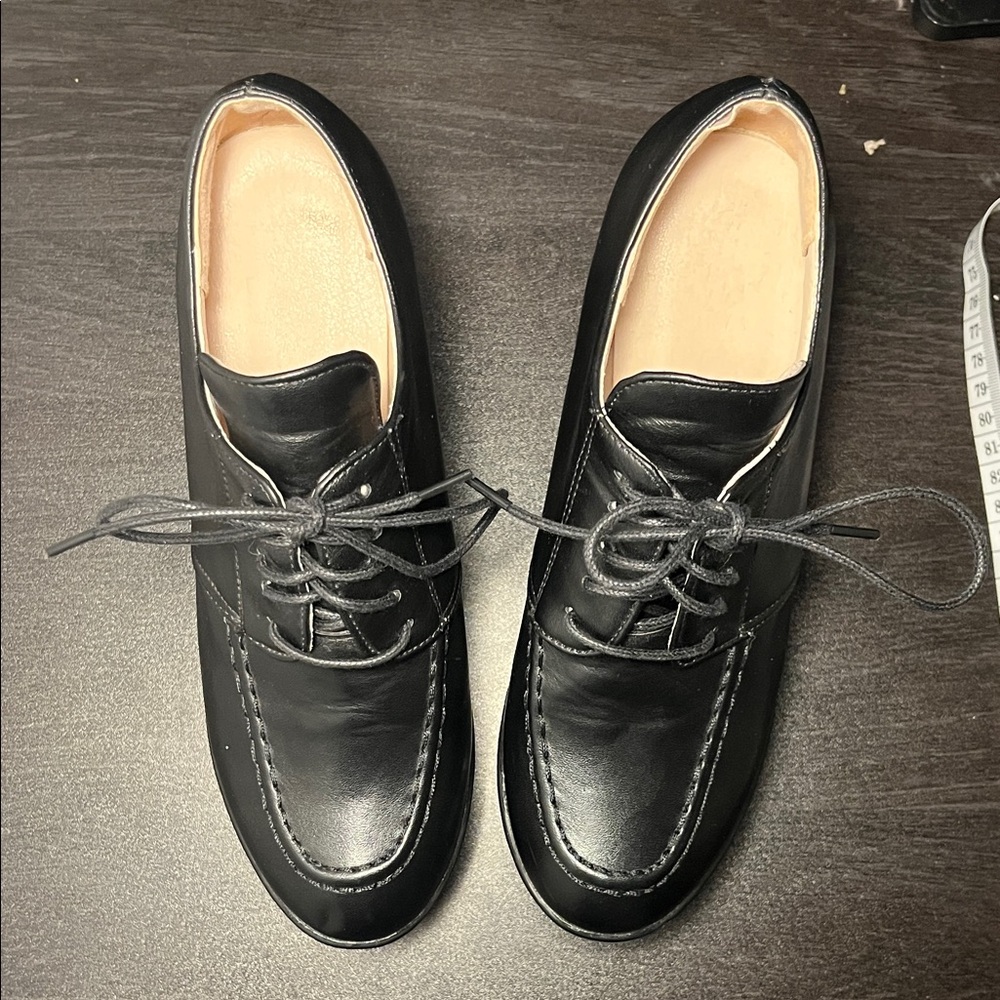 🎉 Host Pick 🎉 Black Platform Lace-Up Shoes - Picture 4 of 6